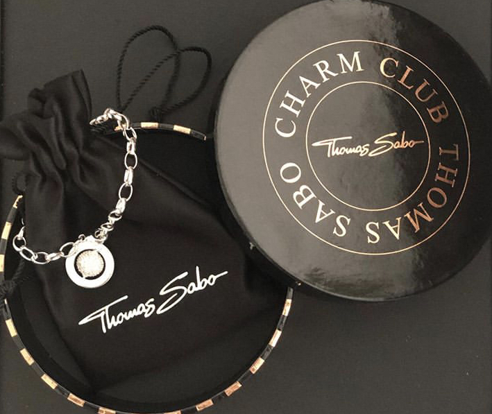 Gutschein - Dein Stil, dein Event! Dein Geschenk: Exklusives Thomas Sabo Armband im Wert von 149€.